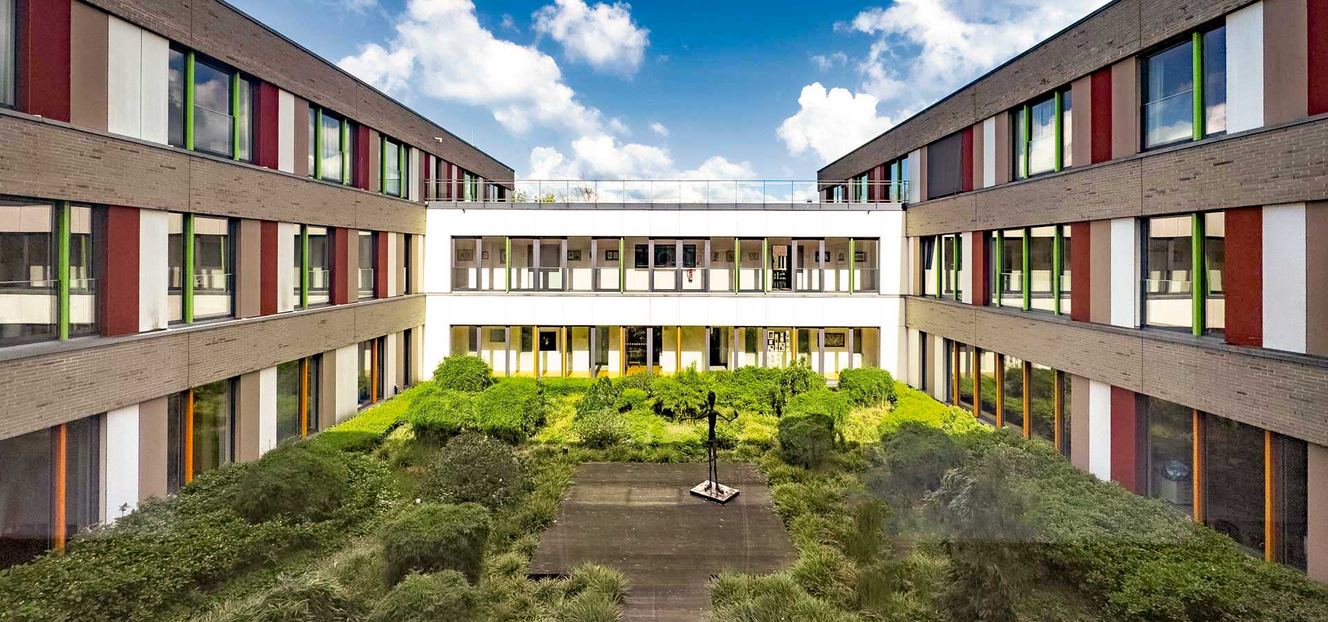 Wirtschaftsakademie_campus_innenhof Campus Wirtschaftsakademie Nord